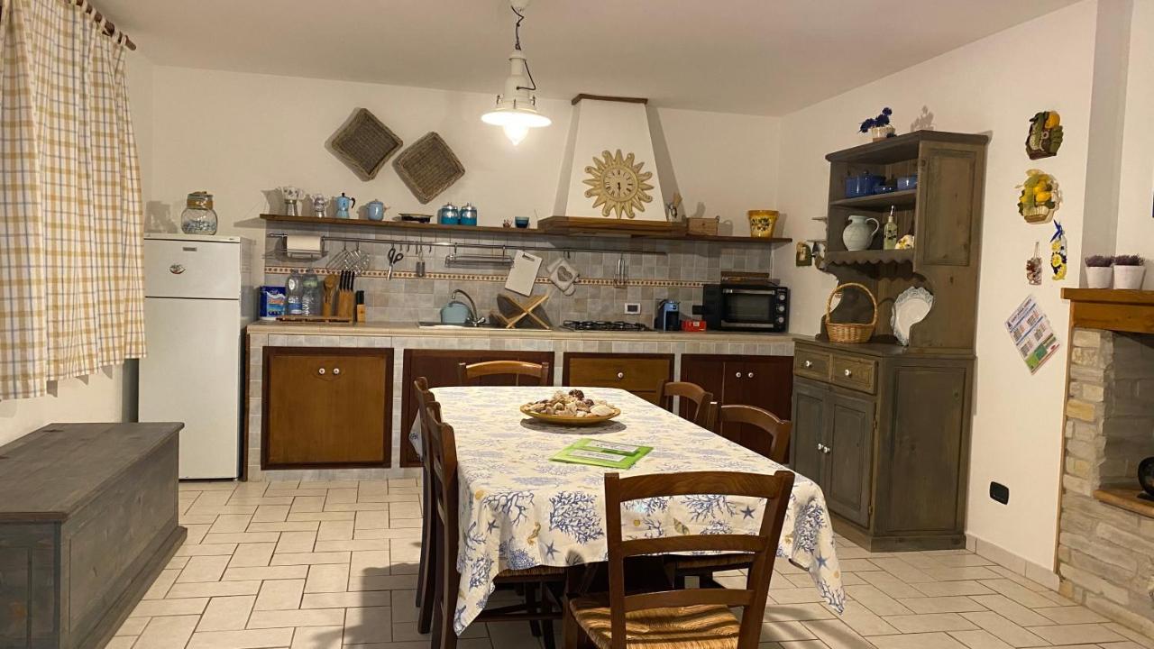La Casa Di Stefania Lejlighed Porto Pino Eksteriør billede