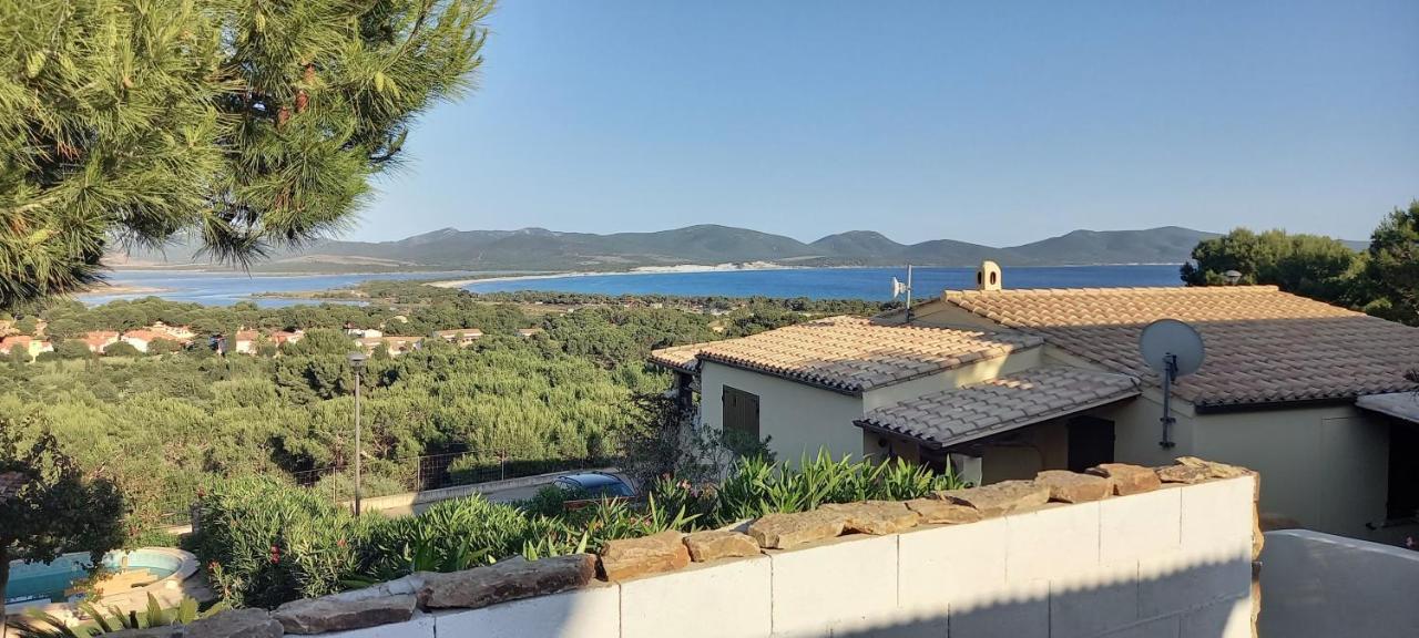 La Casa Di Stefania Lejlighed Porto Pino Eksteriør billede